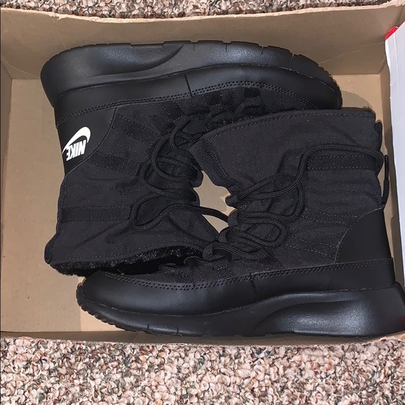 nike venture boots